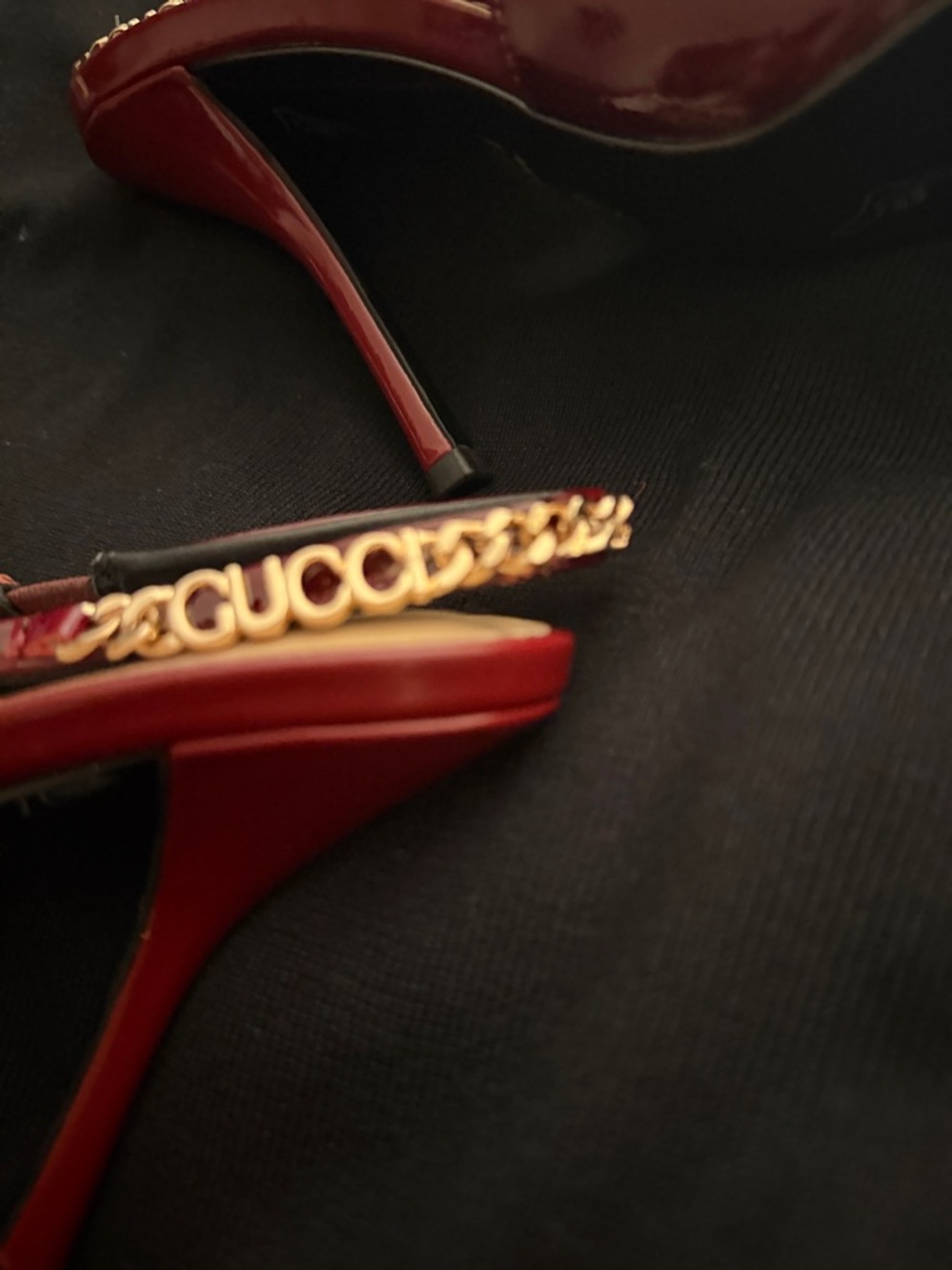 Gucci Patent Burgundy Pointed Slingback Pumps with Gold Chain - Picture 8 of 8